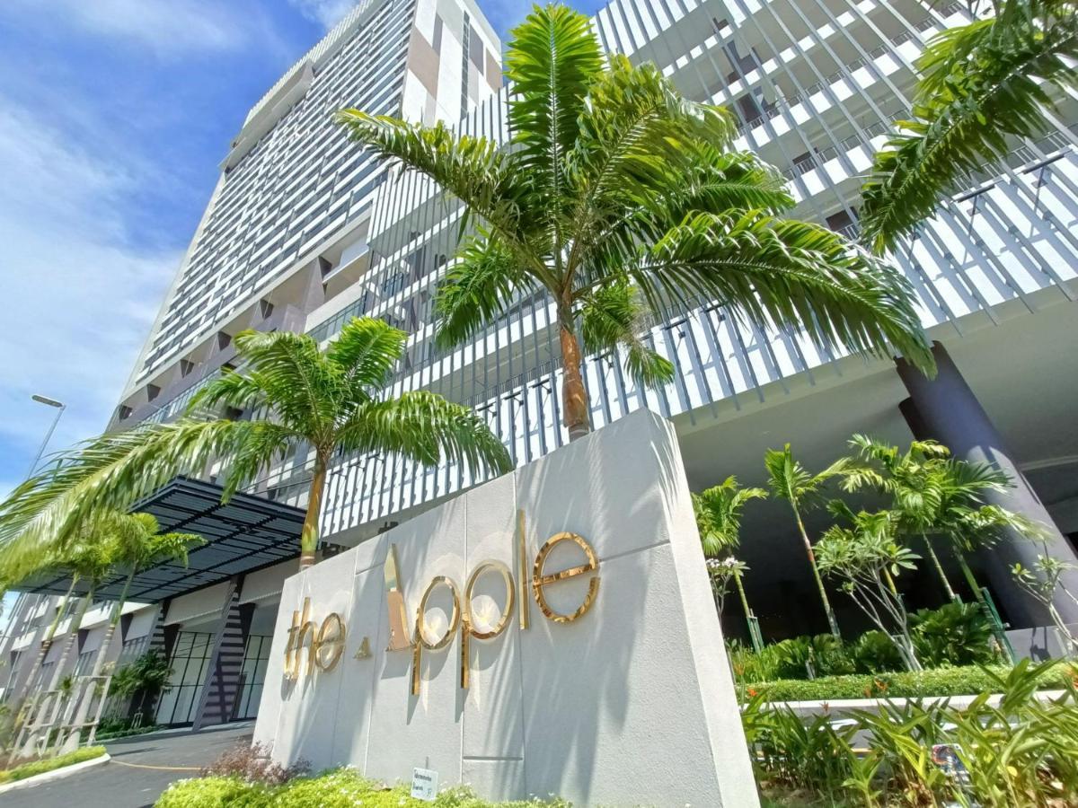 The Apple Residence By Heystay Management Malacca Kültér fotó